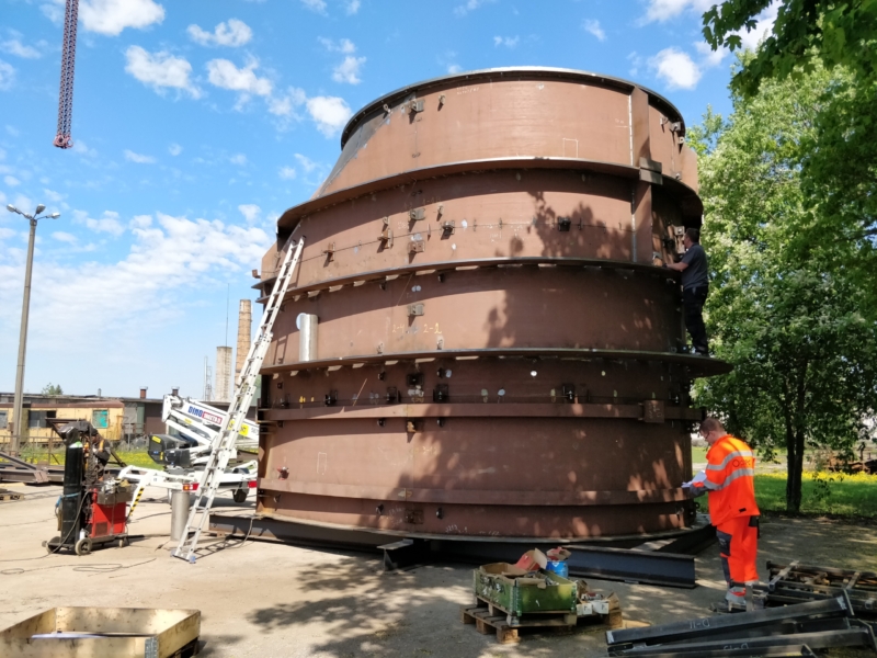 Smelting furnace